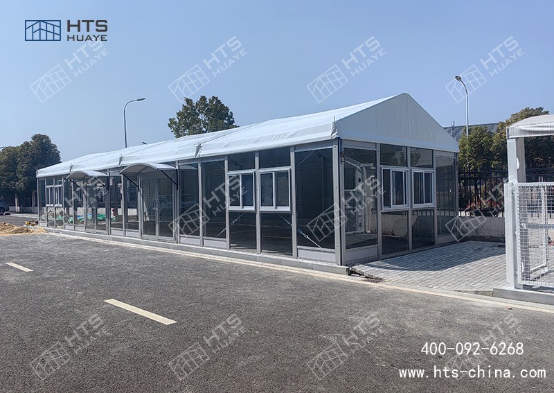 不到150平方的工廠餐飲篷房，也能讓員工感受“舌尖上的幸?！? width=