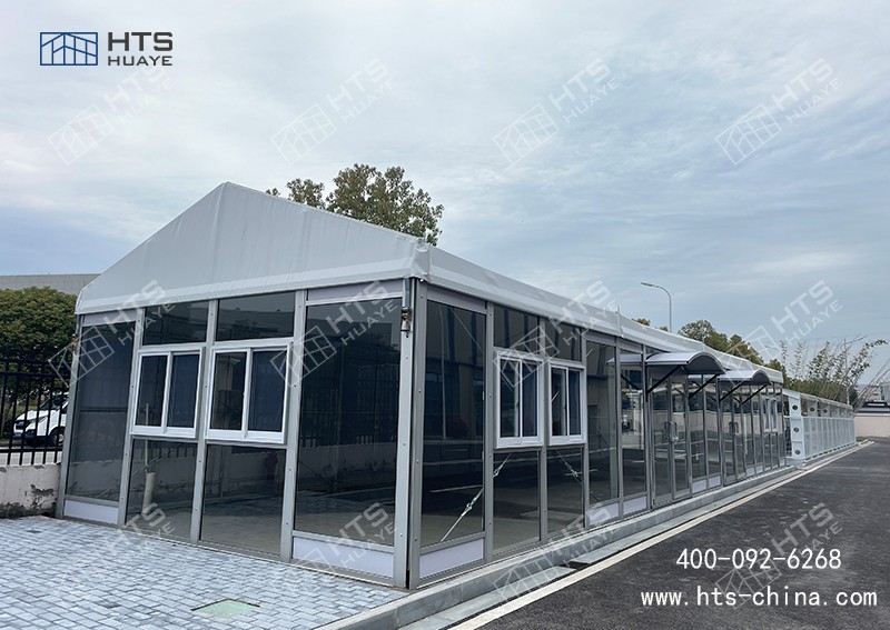 不到150平方的工廠餐飲篷房，也能讓員工感受“舌尖上的幸?！? width=